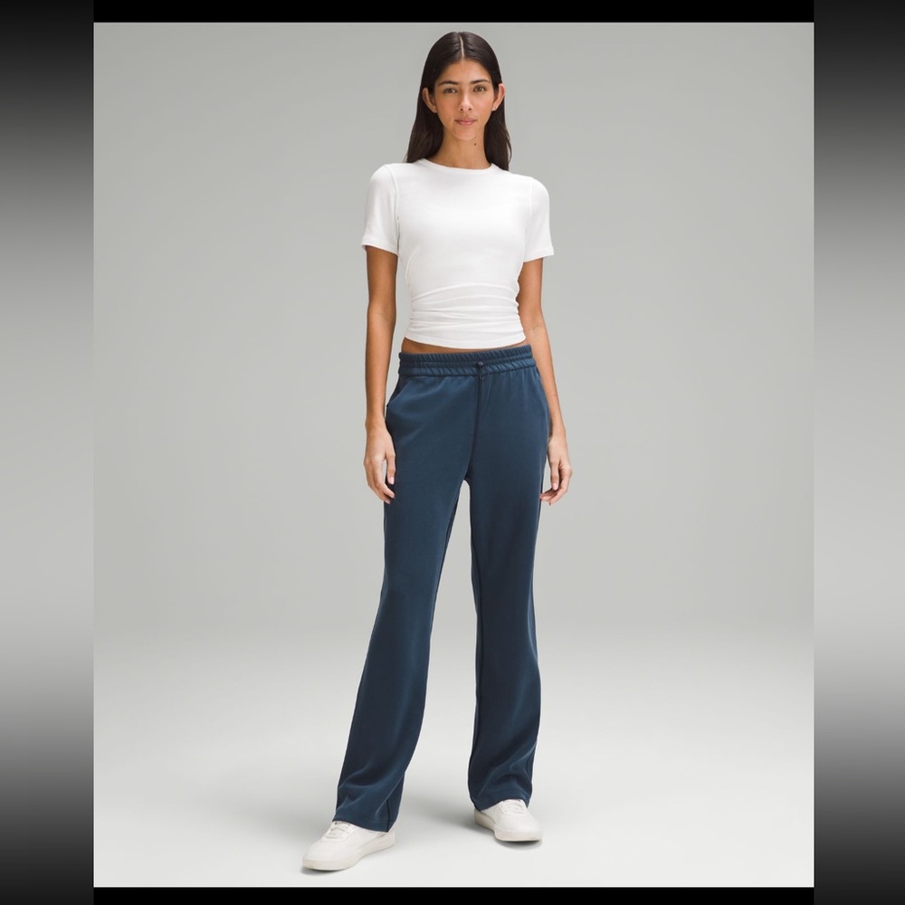 Lululemon softstreme size 2 in true navy
